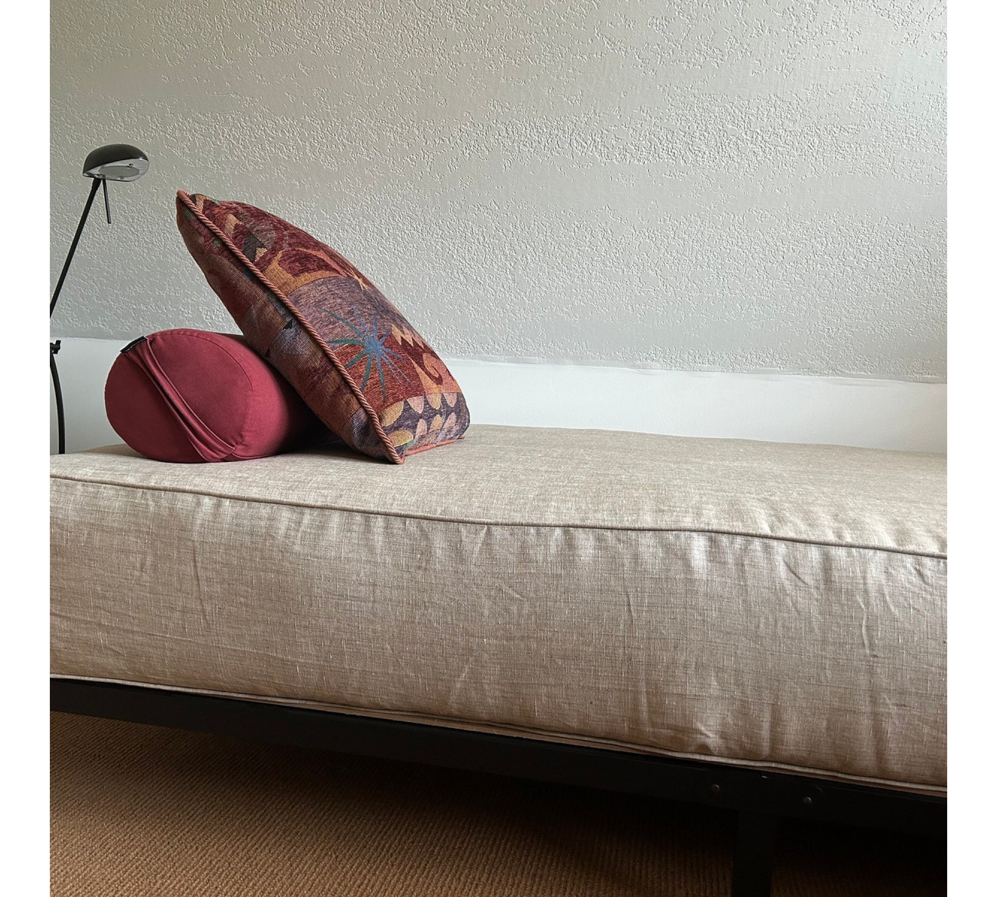 Breathable 100% Linen Daybed Cover With The Piping On Edges