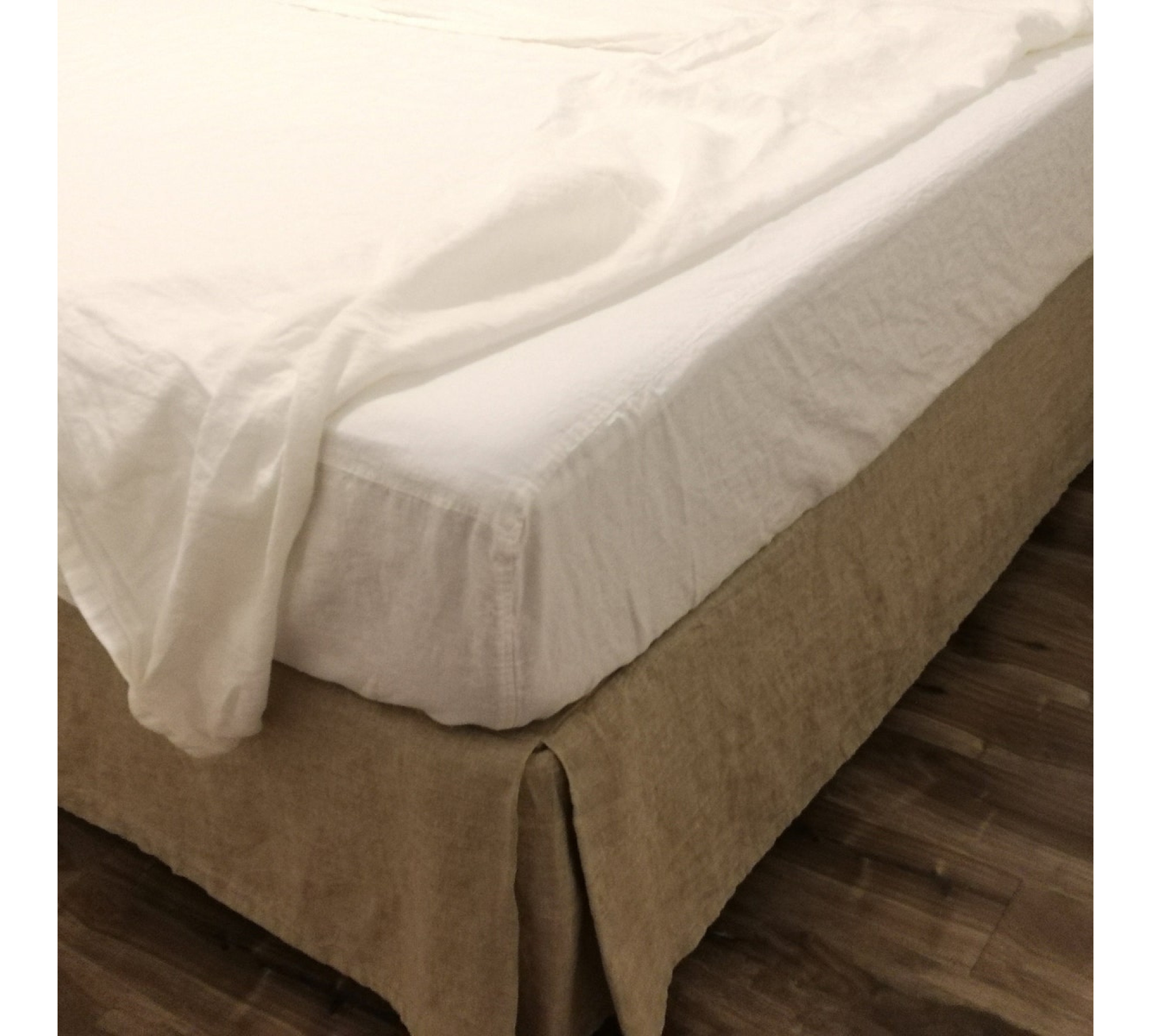 Elegant Four Panels Linen Bed Skirt with Corner Pleats